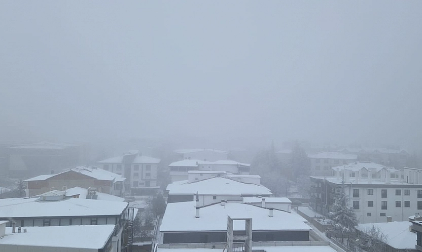 Elazığ'da yoğun sis etkili oldu: Görüş 5 metreye kadar düştü