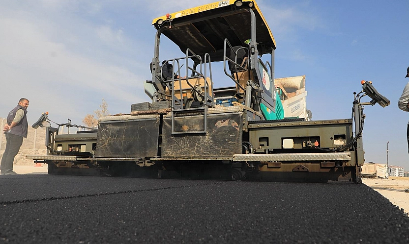Elazığ'da yol yenileme çalışmaları devam ediyor