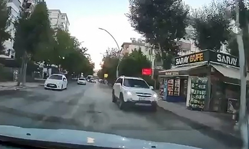 Elazığ'da yürekleri ağza getiren anlar: ters şeritten geldi