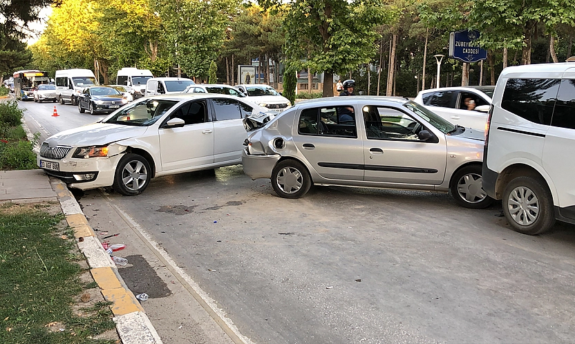 Elazığ'da zincirleme kaza: 3 yaralı