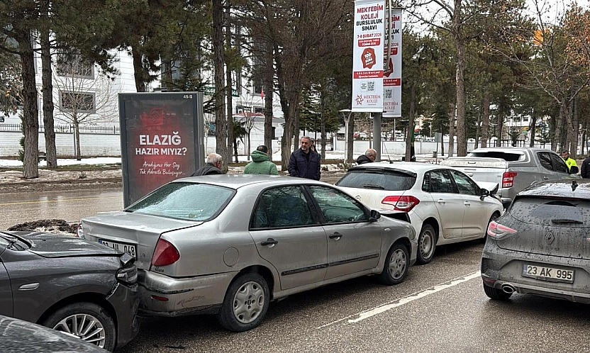 Elazığ'da zincirleme kaza!