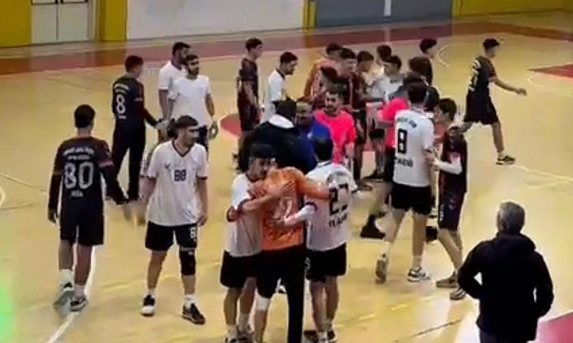 Elazığ Gençlik Spor hentbolda 5'te 5 yaptı