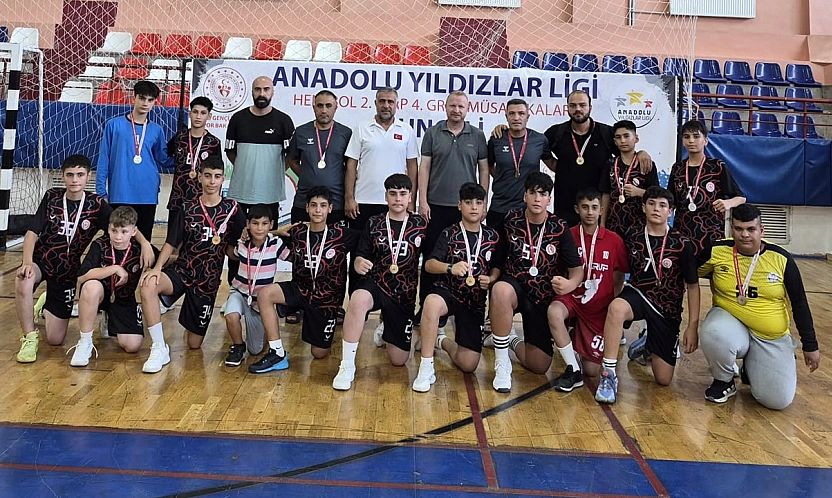 Elazığ'ın kız ve erkek hentbol takımları Türkiye Finalleri'nde