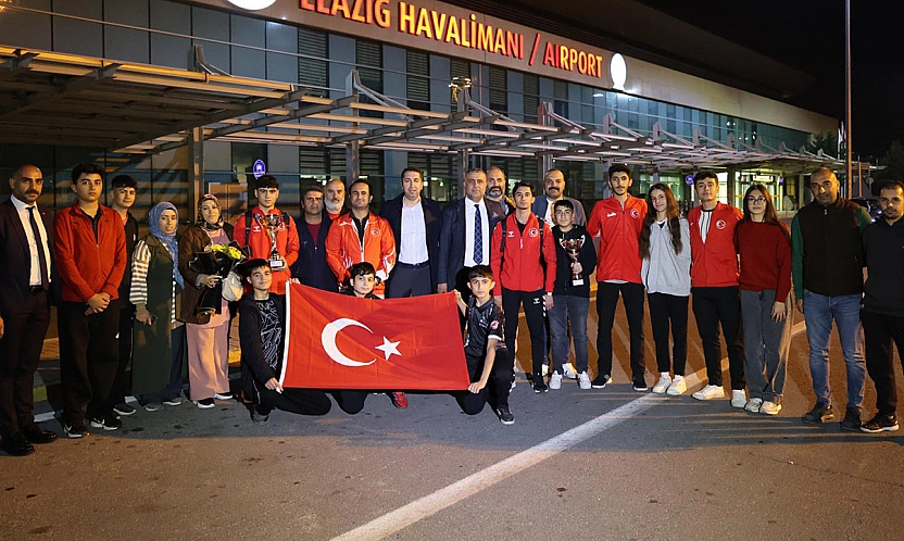 Elazığ Şampiyonlarını Coşkuyla Karşıladı