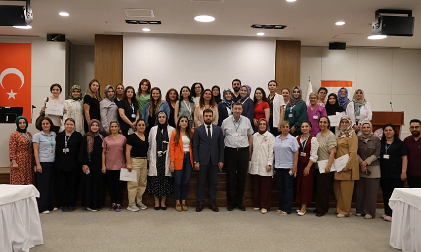 Elazığ Şehir Hastanesi'nde emzirme danışmanlığı eğitimi tamamlandı