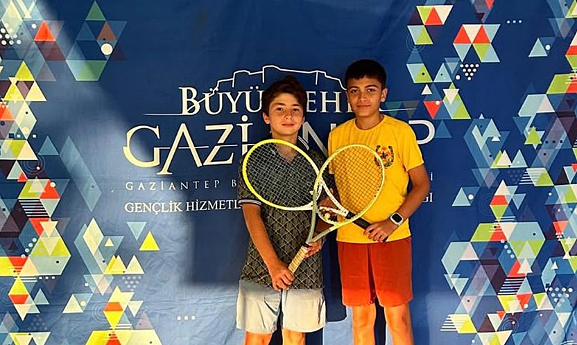 Elazığlı genç tenisçilerden Gaziantep'te kürsü başarısı