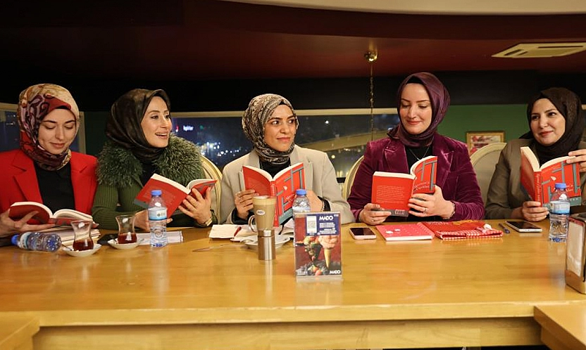 Elazığlı kadınlardan, altın yerine kitap günü