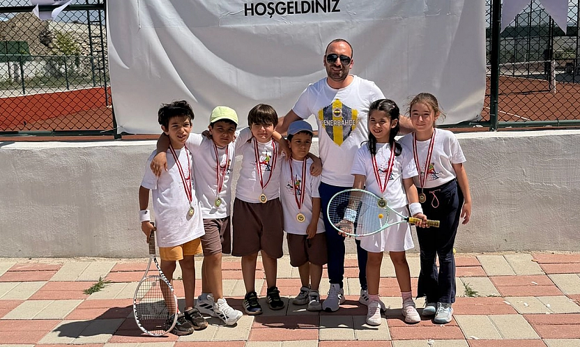 Elazığlı minik raketlerden bir başarı daha