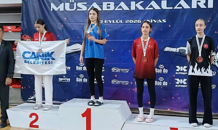 Elazığlı Taekwondocular Sivas'taki şampiyonadan derecelerle döndü