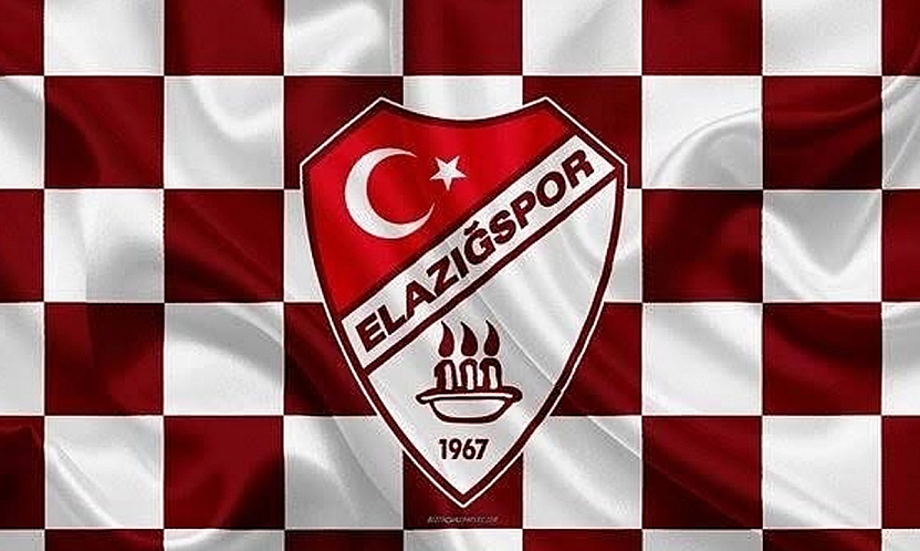 Elazığspor'dan festivale katılan sanatçılara forma takdimi