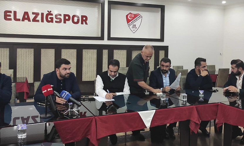 Elazığspor Yönetim Kurulu Üyeleri: Teknik Direktörümüz Mustafa Hocanın arkasındayız