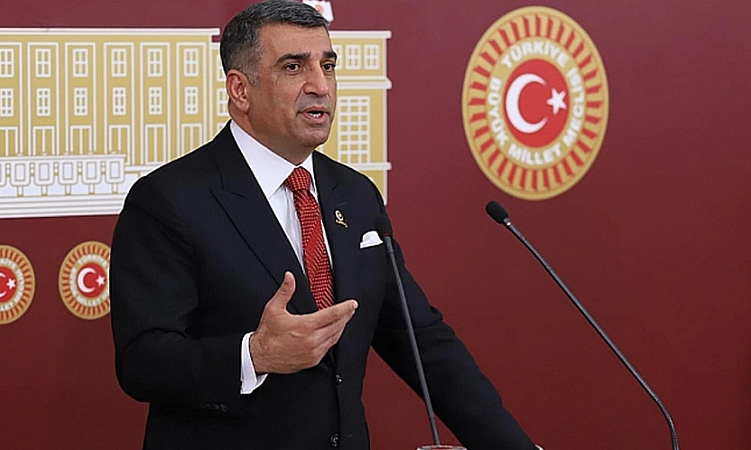 Erol'dan deprem konutlarına övgü: 'Başarı hikayesi olarak görüyorum'