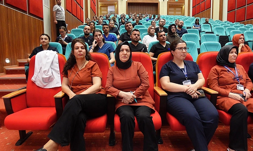 Fırat Üniversitesi Hastanesi'nde sağlık çalışanlarına KKKA eğitimi verildi