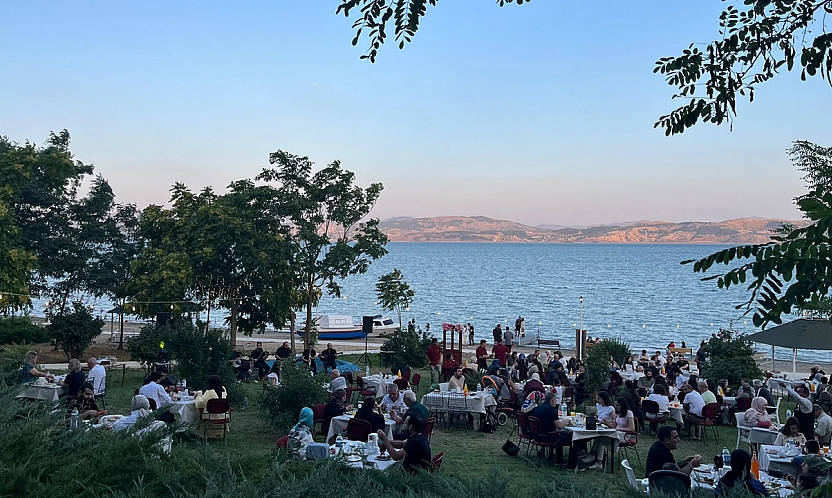 Fırat Üniversitesi Hazar Gölü'nde Turizm ve kültüre katkı sunmaya devam ediyor