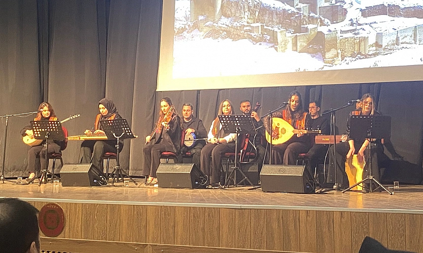 Fırat Üniversitesi'nde Türkiye'nin ilk kadın kürsübaşı topluluğundan konser