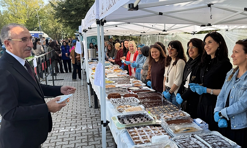 Fırat üniversitesi öğrenci destek birimi tarafından hayır kermesi düzenlendi