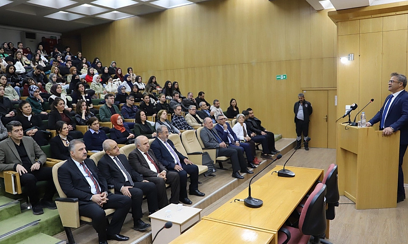 FÜ'de 'Atatürk'ün İleri Görüşlülüğü' konferansı