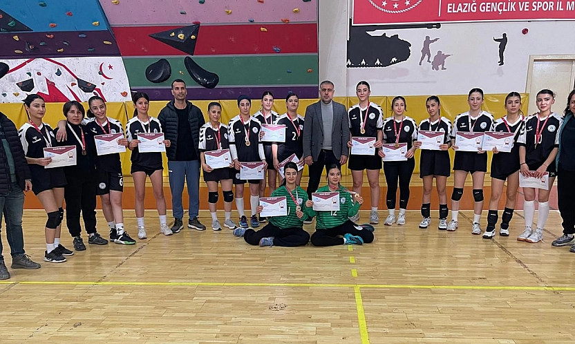 Hentbol Bölge Şampiyonası Elazığ'da tamamlandı