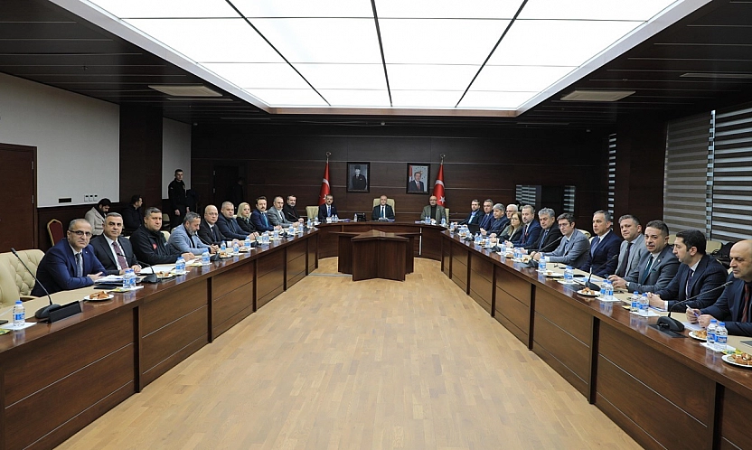 İktidar şerik istemedi