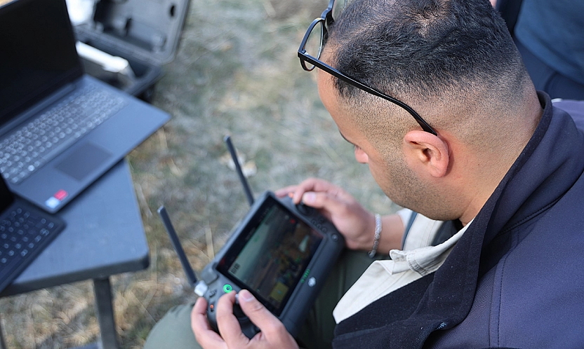 Kaybolan otizmli çocuk, termal dronlarla aranıyor