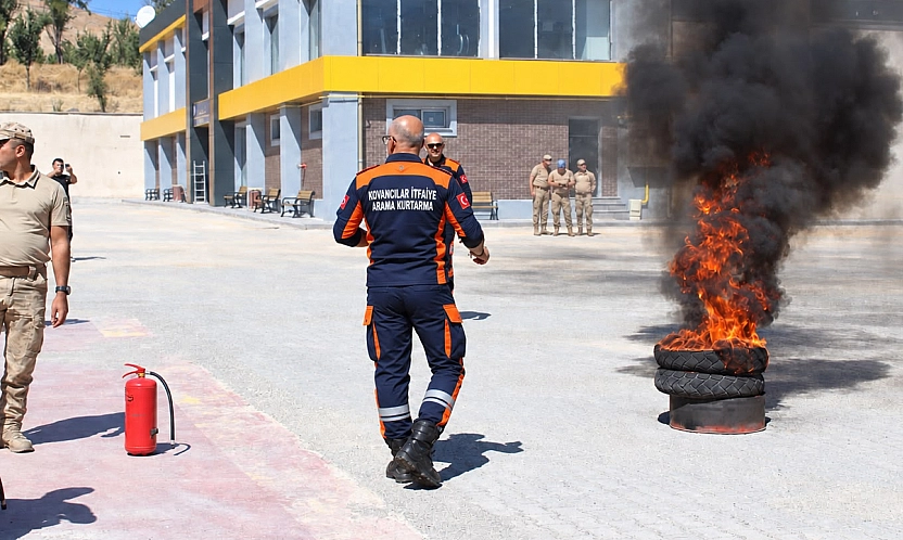Kovancılar'da Jandarma Personeline Yangın ve Arama Kurtarma Eğitimi