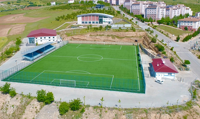 Kovancılar Spor Kompleksi'nde spor ve gençlik yatırımları yerinde incelendi