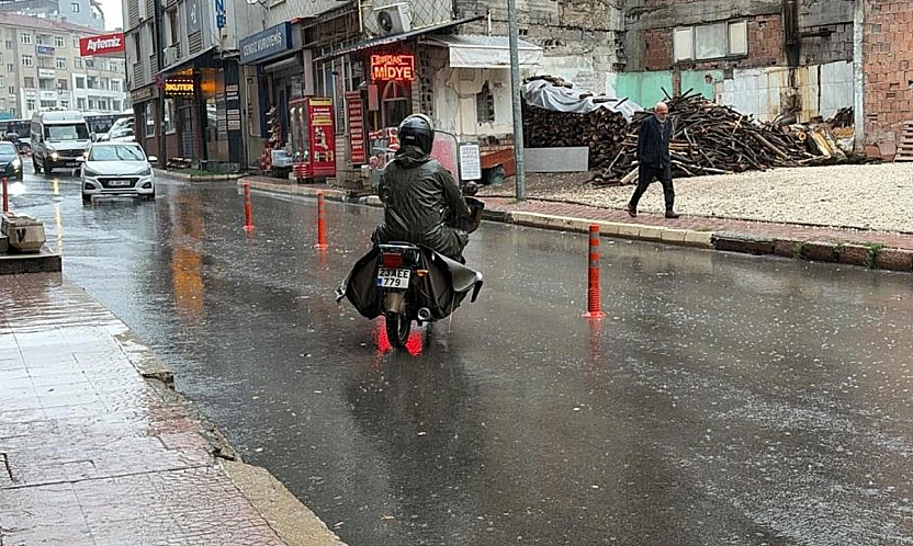 Meteoroloji uyardı, Elazığ'da sağanak başladı