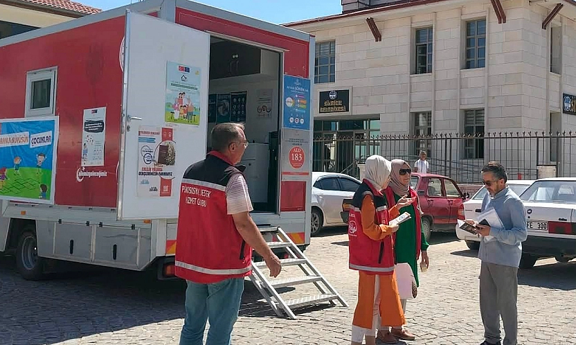 Mobil Sosyal Hizmet Aracı Elazığ'da vatandaşlarla buluşuyor
