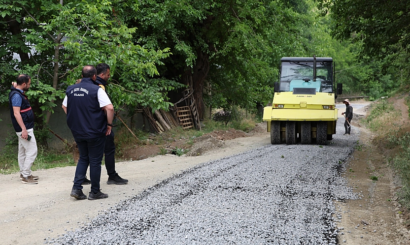 Palu'da güvenlik yolunda asfalt çalışmaları devam ediyor
