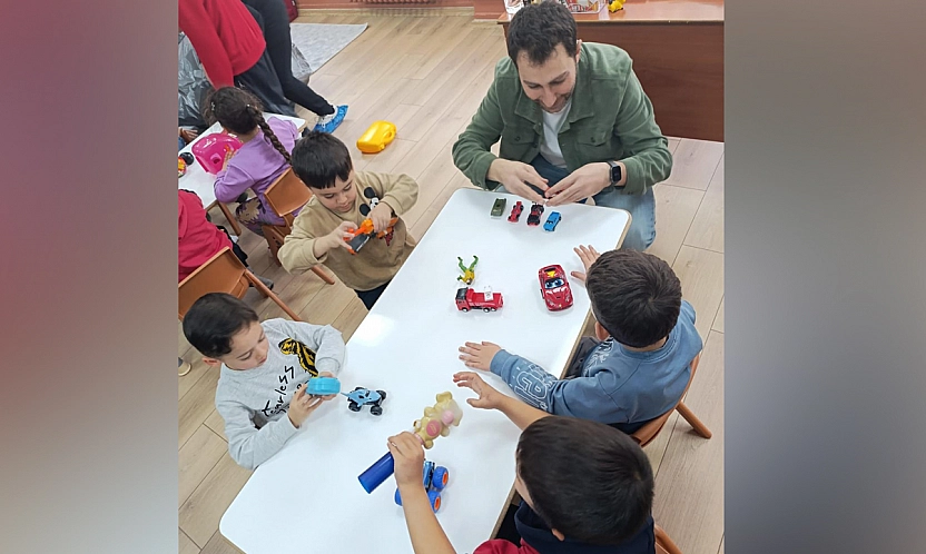 Paylaşarak büyüyorlar: Minik kalplerden anlamlı bir ziyaret