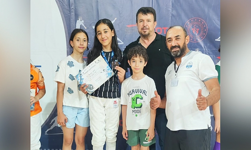 Pistten madalyayla döndü: Elif Reyyan Kaya'dan Türkiye üçüncülüğü