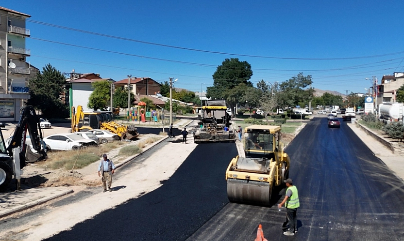 Sanayi Mahallesi'nde yol yenileme çalışmaları tamamlandı