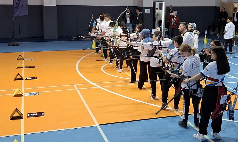 U15 okçuluk bölge müsabakaları şampiyonu Elazığ