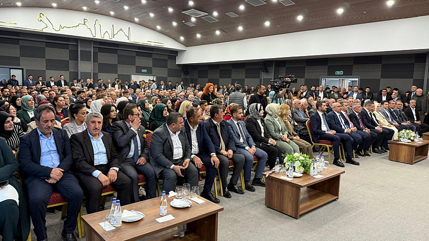 Ak Parti'de bayramlaşma programı düzenlendi