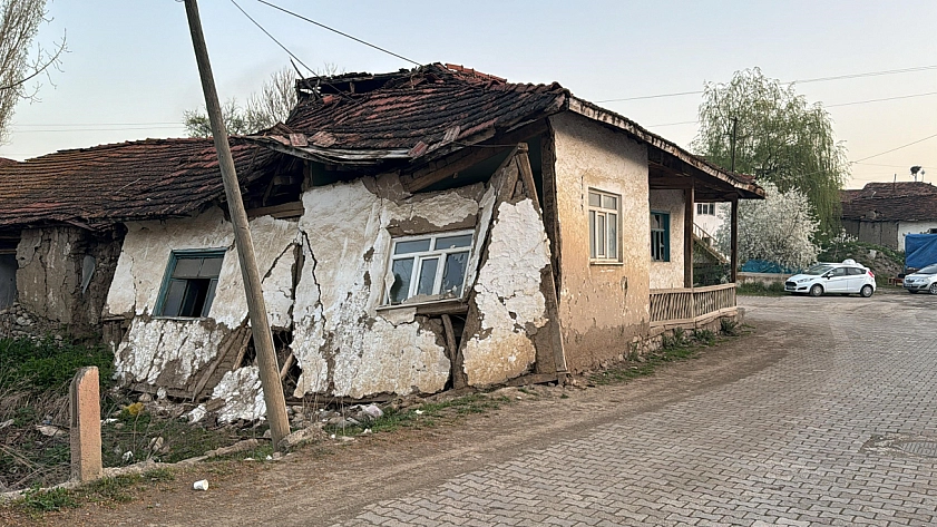 Tokat'taki Depremin İzleri Gün Ağarınca Ortaya Çıktı