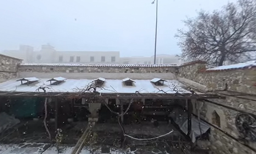 Elazığ'ın en gizemli evi! Dışarıdan sıradan bir ev, içerisi saray... 19. yüzyıldan kalma olduğu biliniyor