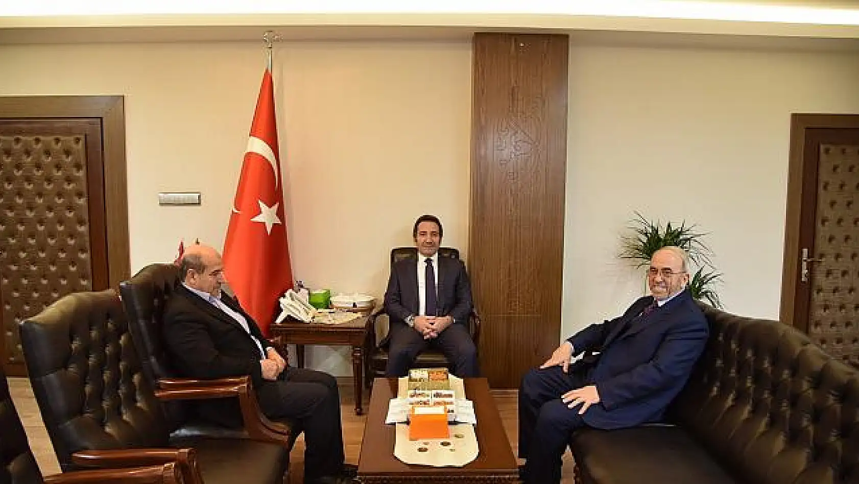 Başkan Dumandağ, Bingöl Valisi Ali Mantı'yı Ziyaret Etti