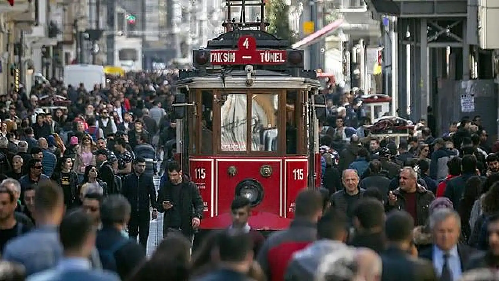 Türkiye'nin nüfusu 1 yılda, 1 milyondan fazla arttı