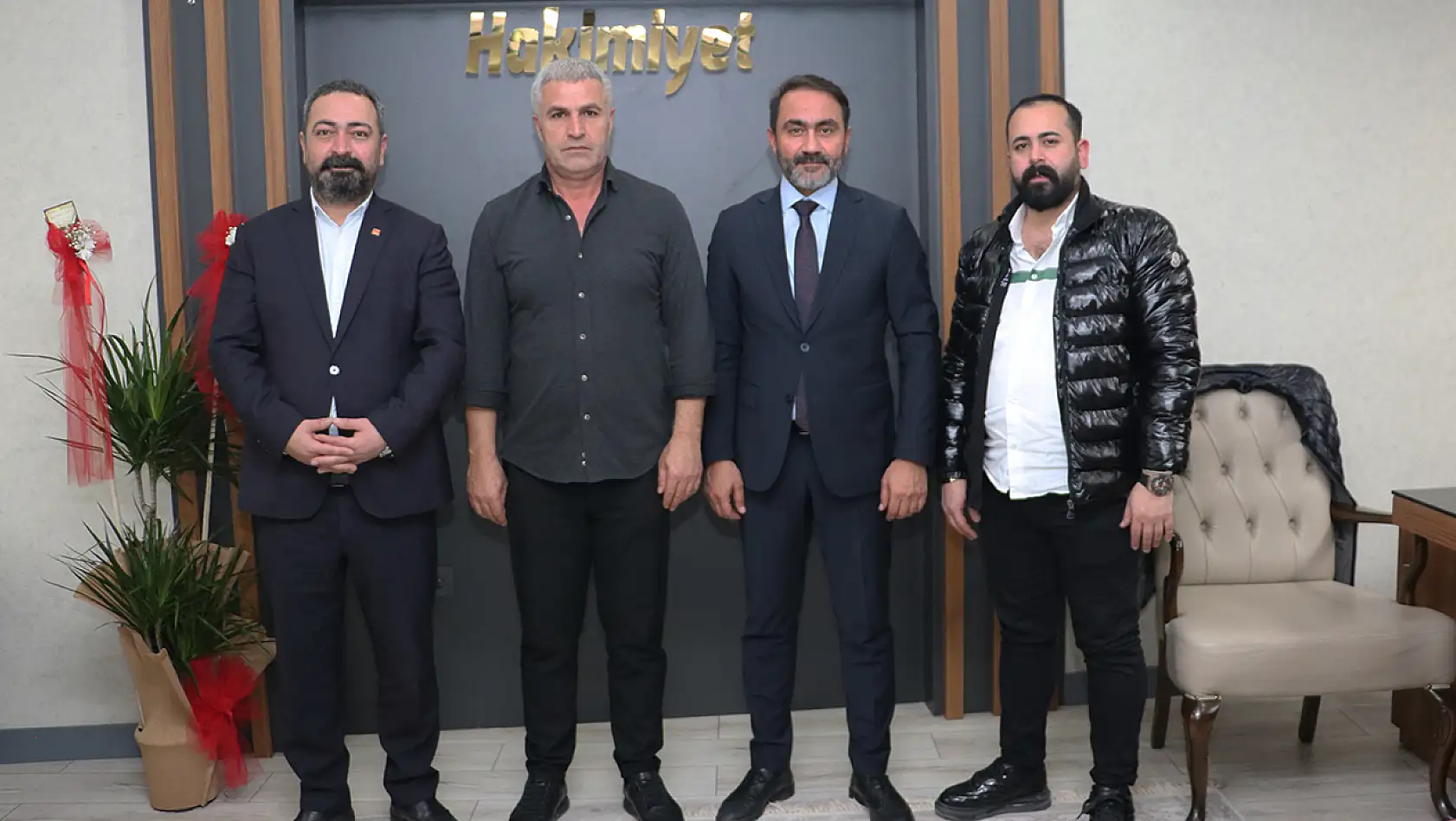 Başkan Adayı Duran ve İl Başkanı Özkan'dan Hakimiyet'e Ziyaret