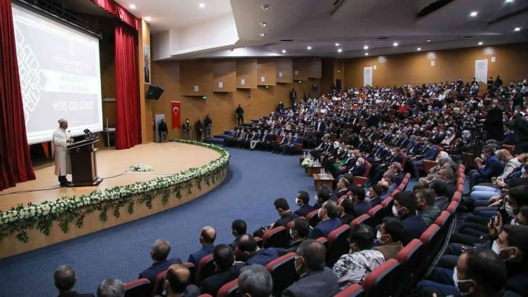 Diyanet İşleri Başkanı Erbaş: 'Beşikten mezara kadar ilim herkese farzdır'