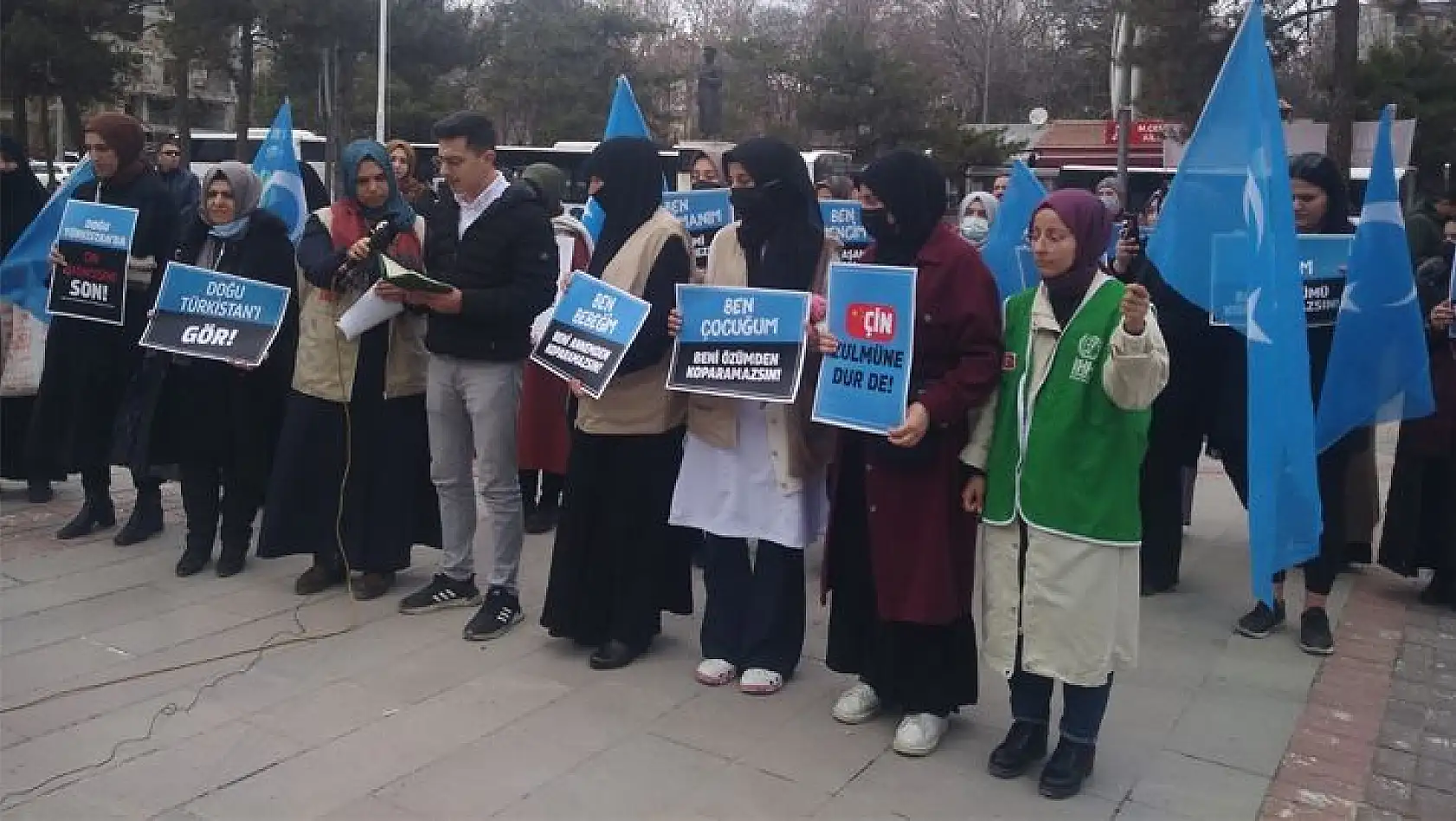 'Doğu Türkistanlı Kadınlara Ses Verin!'