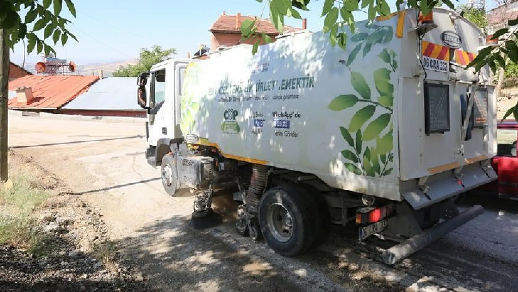 Elazığ Belediyesi, Esentepe Mahallesi'nde Temizlik Çalışması Yaptı