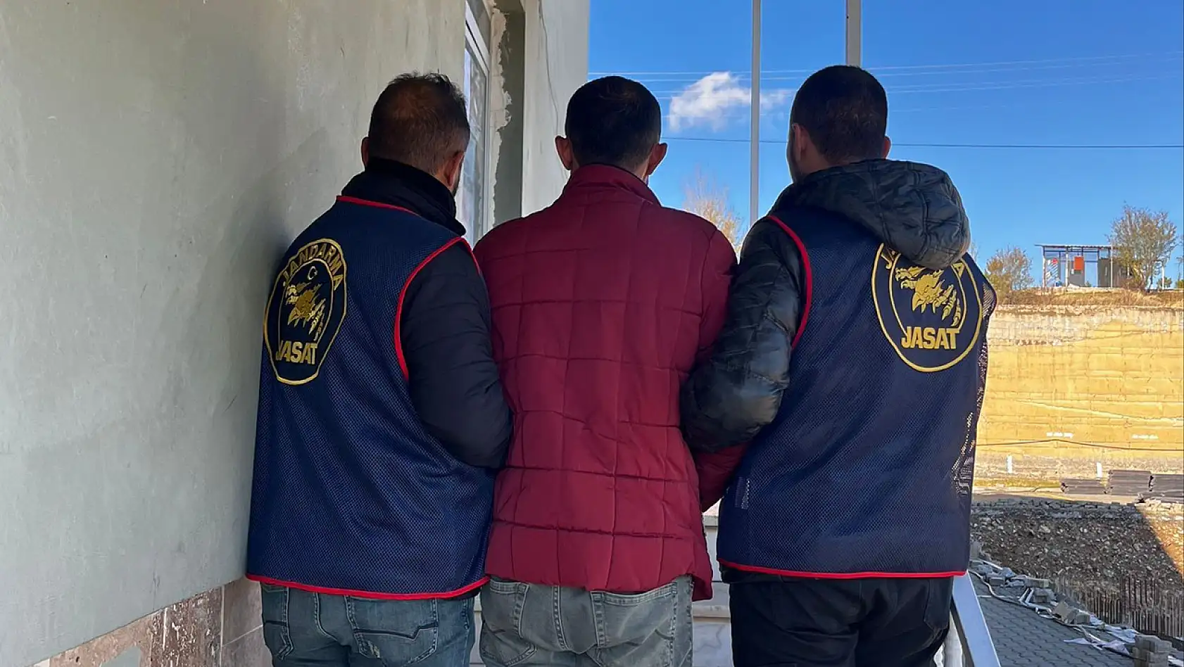 Elazığ'da 10 Yıl Kesinleşmiş Hapis Cezası Bulunan Zanlı Tutuklandı