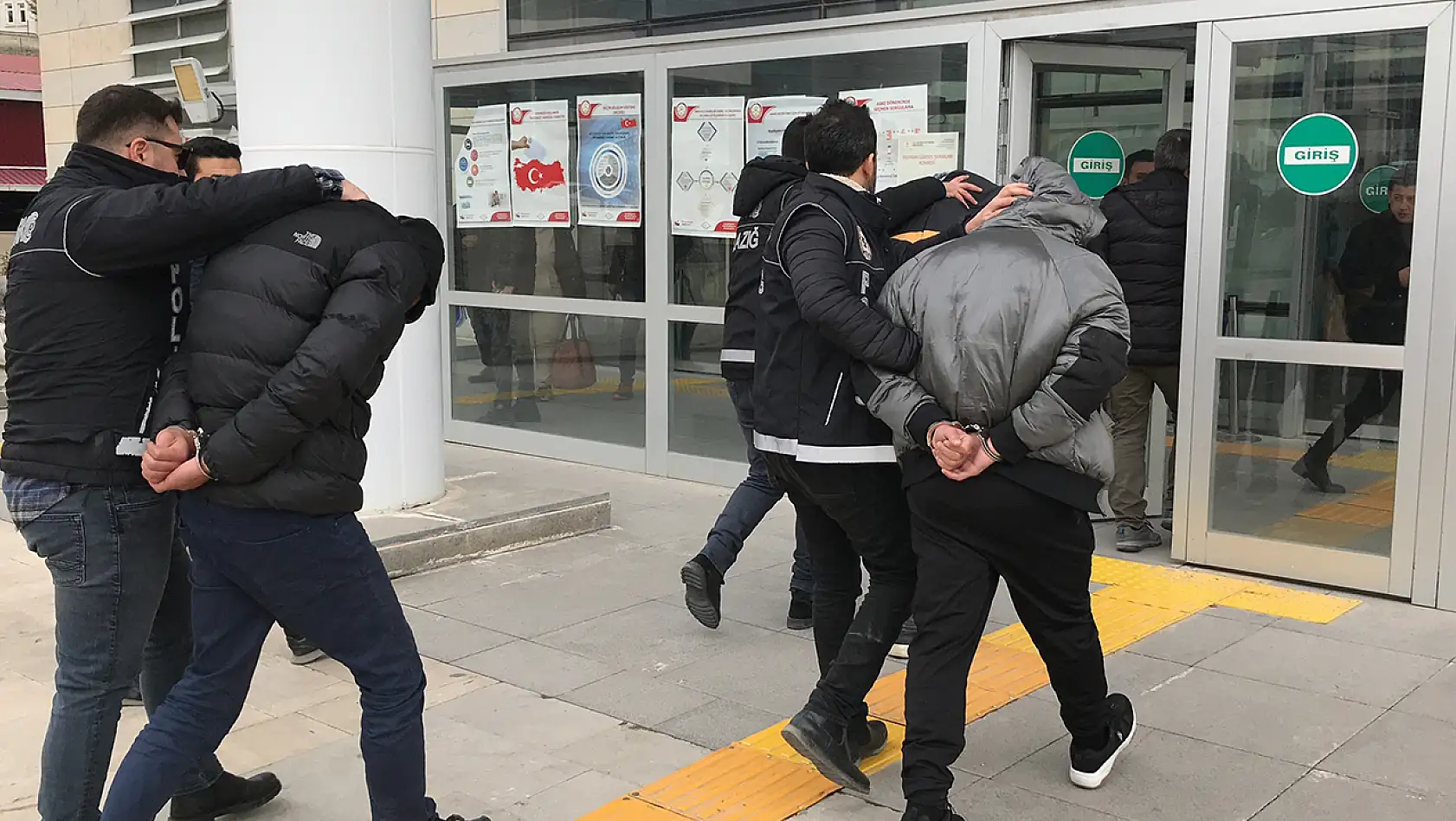 Elazığ'da 2 Uyuşturucu Taciri Tutuklandı