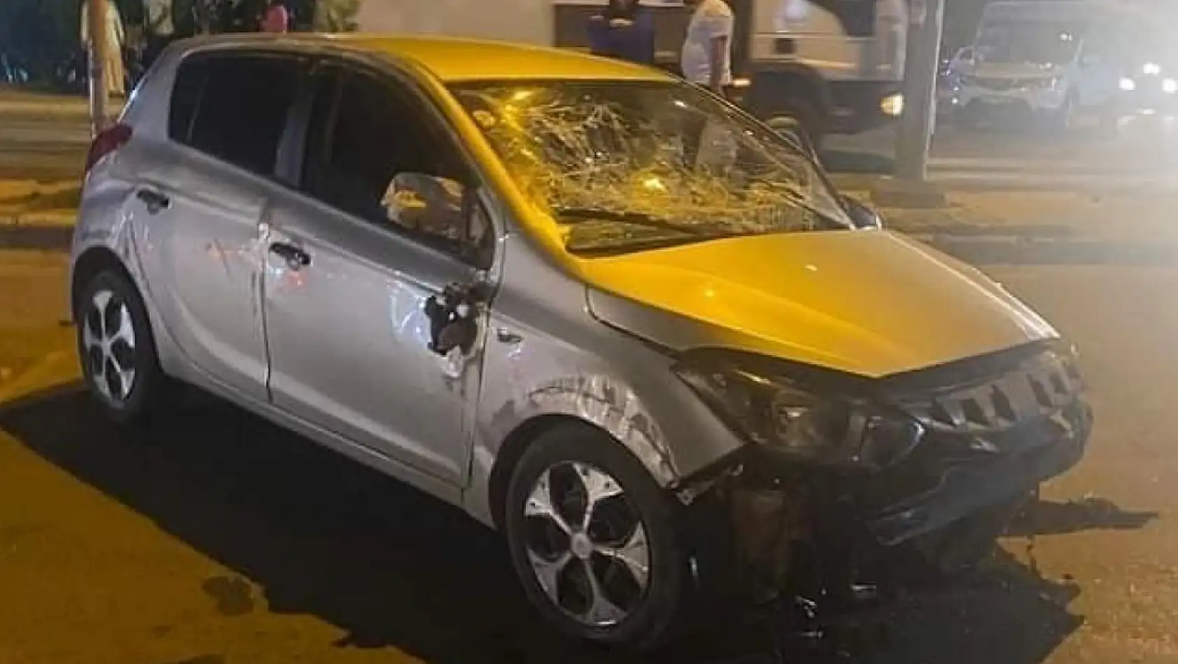 Elazığ'da Ehliyetsiz Sürücü Kaza Yaptı: 2 Yaralı