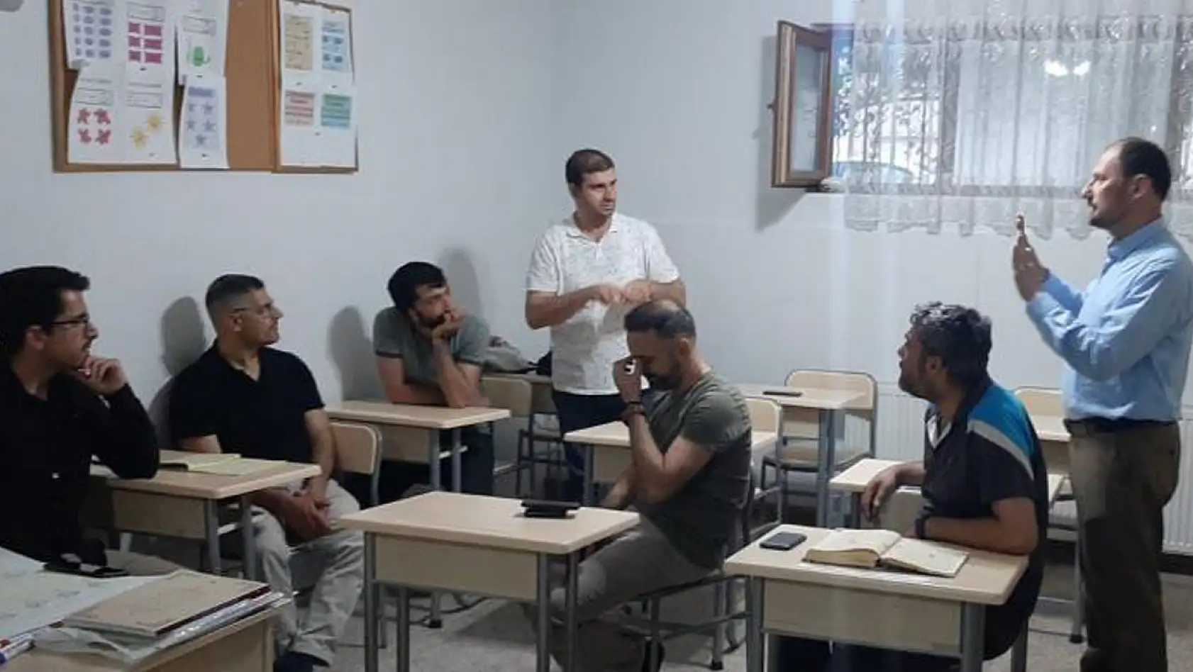 Elazığ'da İşitme Engelliler İşaret Dili ile Kur'an-ı Kerim Öğreniyor