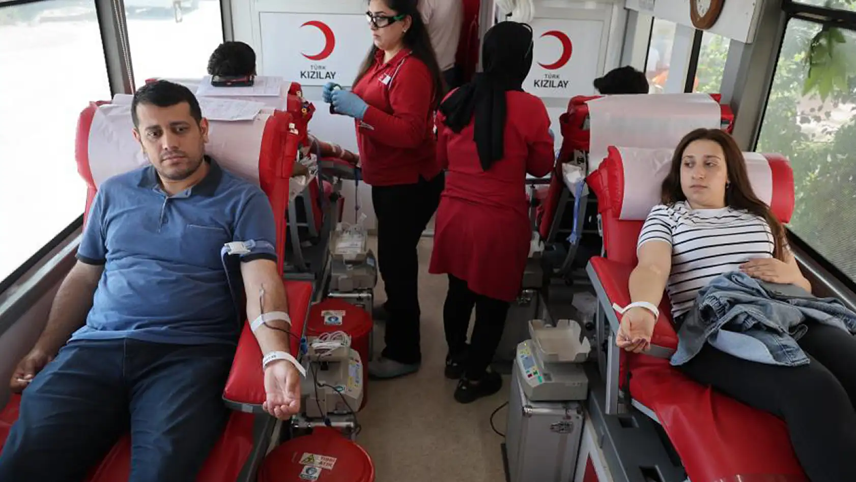Elazığ'da Öğretmen ve Öğrenciler Kan Bağışında Bulundu