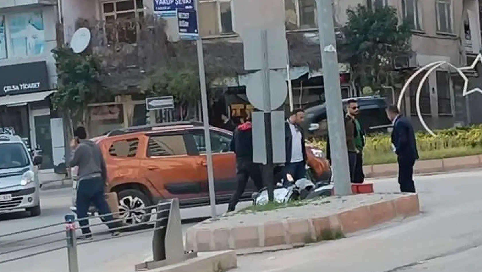 Elazığ'da Otomobil Motosiklete Çarptı