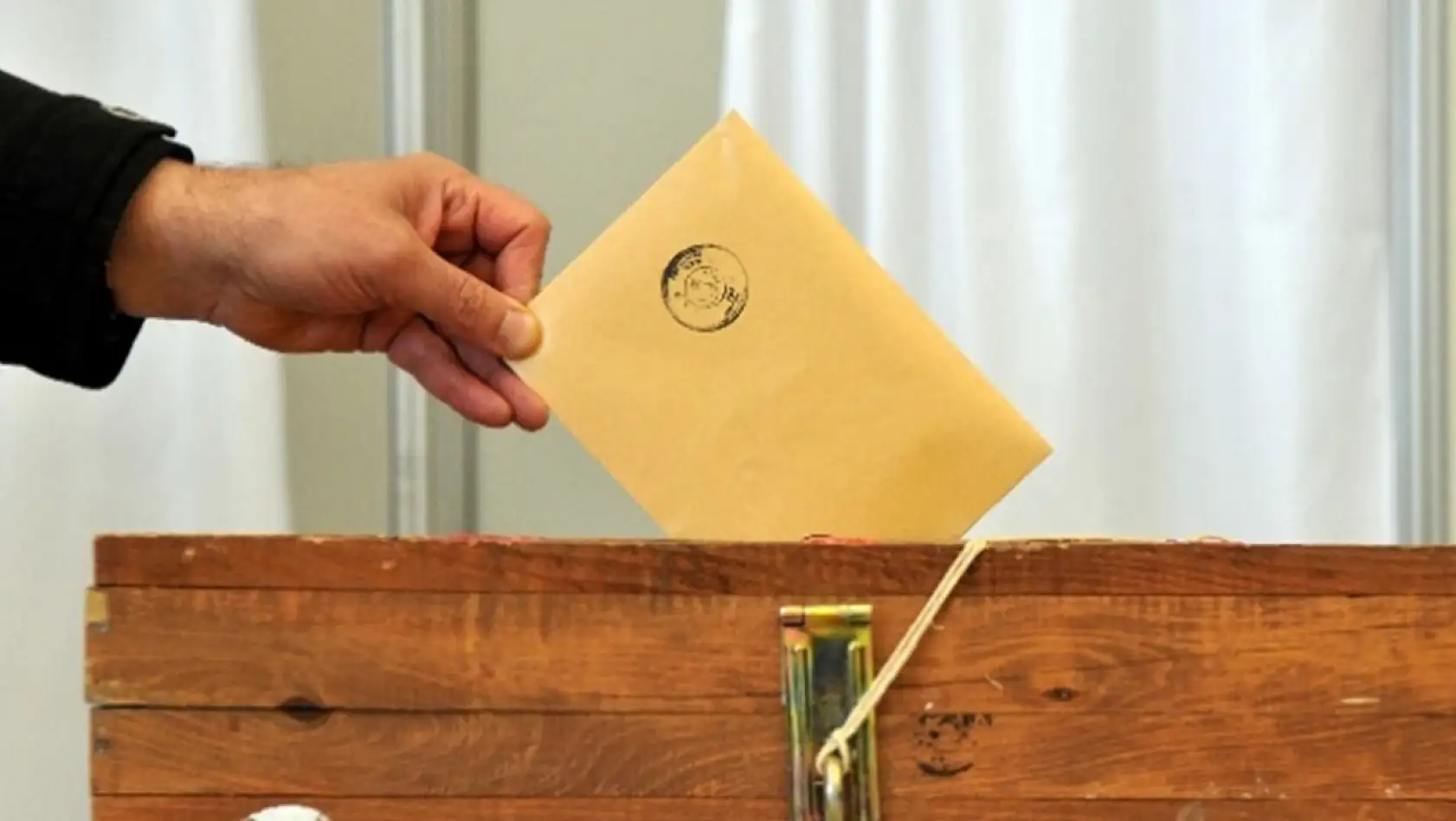 Elazığ'da Oy Kullanacaklar Dikkat: Oy Kullanma Saatleri Farklı Olacak!