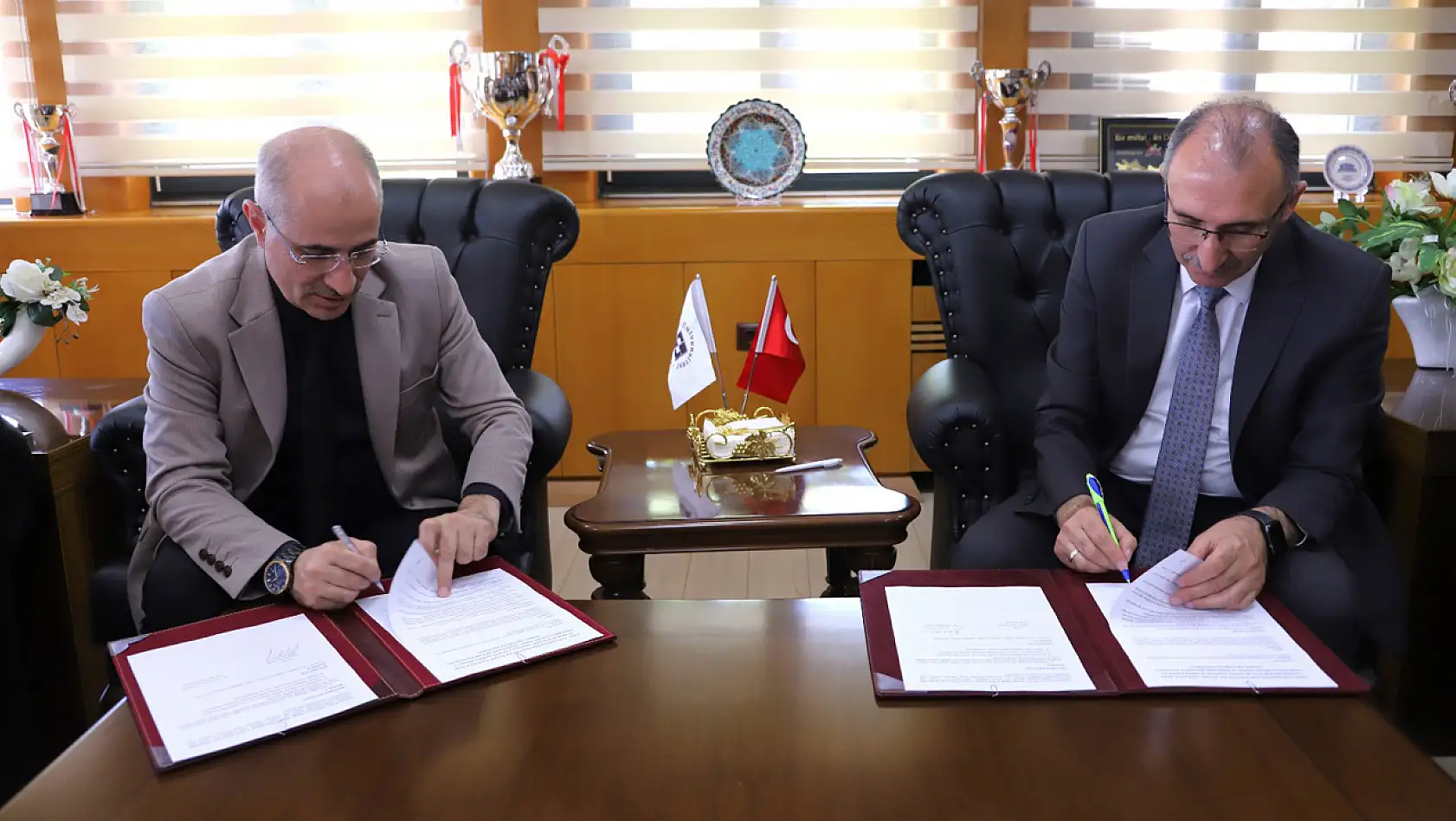 Fırat Üniversitesi İle İl Özel İdaresi Arasında İşbirliği Protokolü İmzalandı